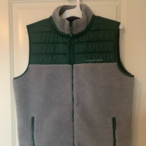 Men’s Vineyard Vines Vest Size Medium